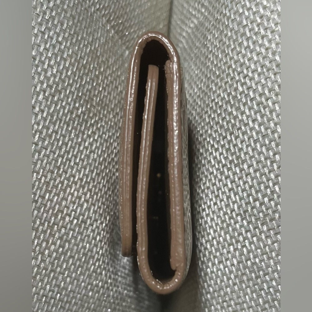 Louis Vuitton Monogram Vernis Multicles 4 ring key holder in beige / gold. - Picture 11 of 15